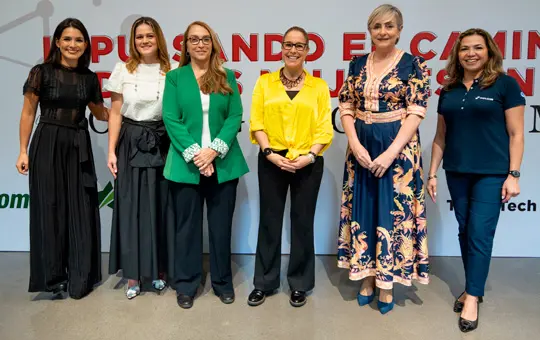 conversatorio-impulsando-el-camino-de-las-mujeres-en-los-negocios-ttu-banco-promerica1?format=webp
