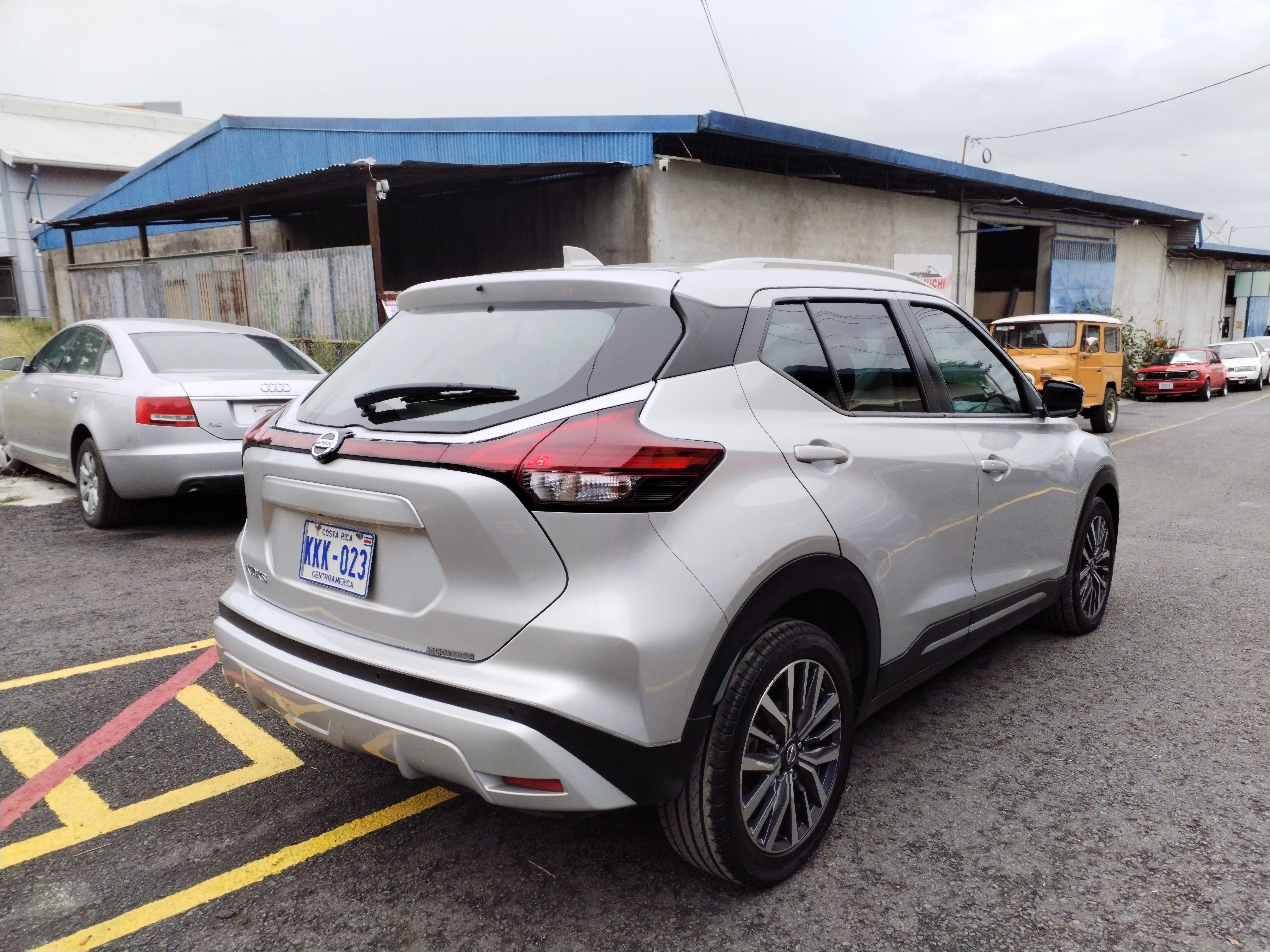Nissan KICKS